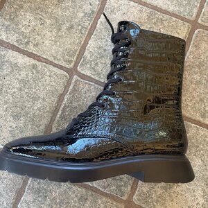 Stuart Weitzman McKenzee patent croc boots NIB